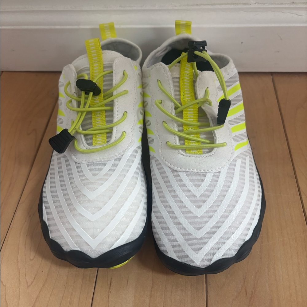 Grounded Footwear white & yellow Shoes 37 women 7 Mens 5